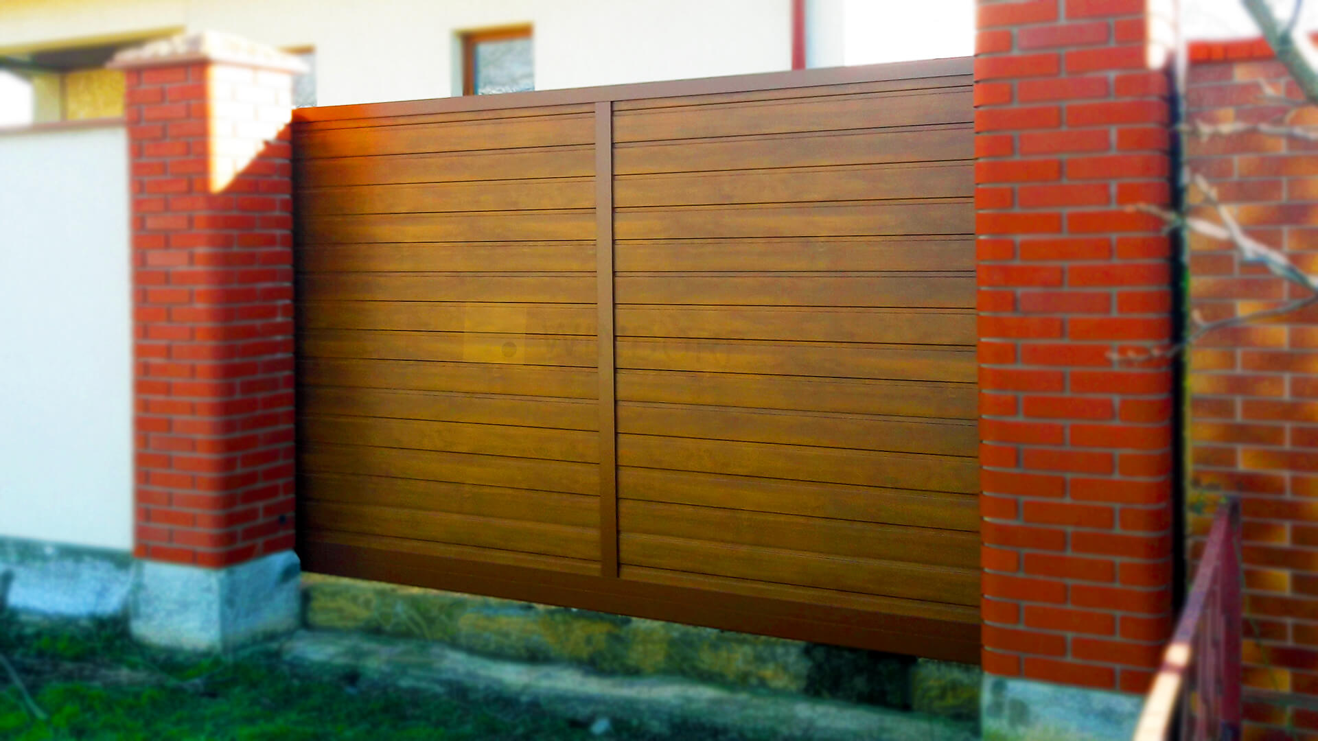 Windorf - Откатные въездные ворота серии Prestige в цвете "Золотой дуб"