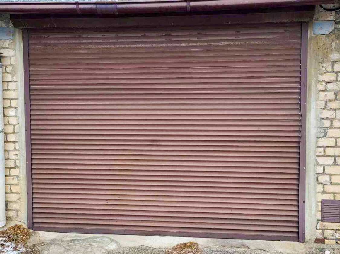 Про останні "прильоти" у нашому місті через призму захисних ролетів