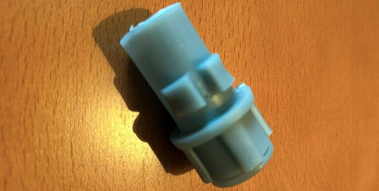 Як самостійно полагодити або замінити пружину на захисних ролетах